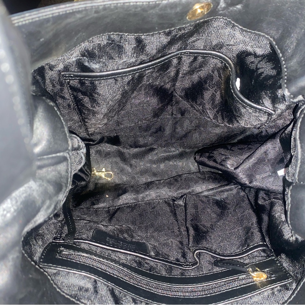 Micheal Kors Hobo bag - Picture 9 of 12